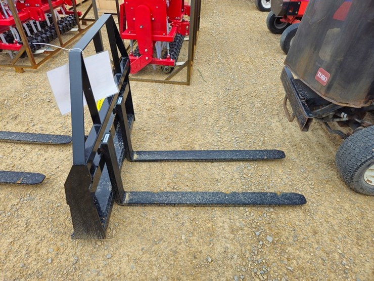 #212-•-2026-mower-king-sa-48"-pallet-fork-image-6