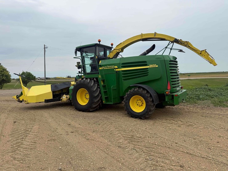2005-john-deere-7400-image-3