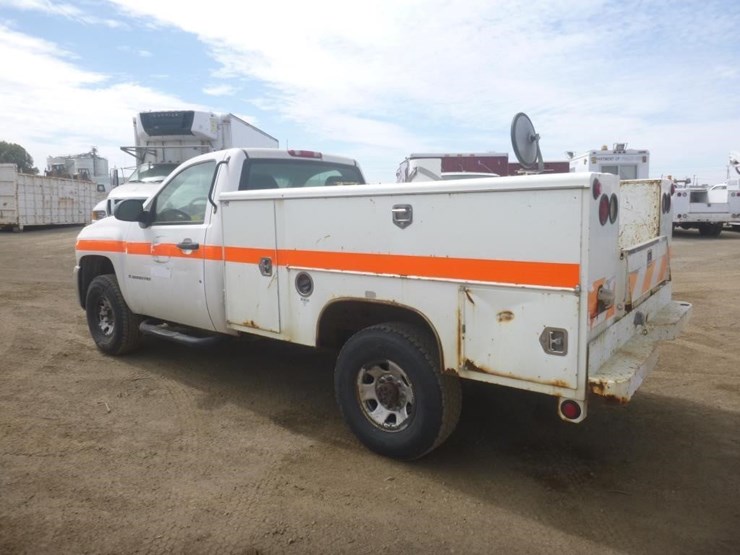 2009-chevrolet-3500-image-4