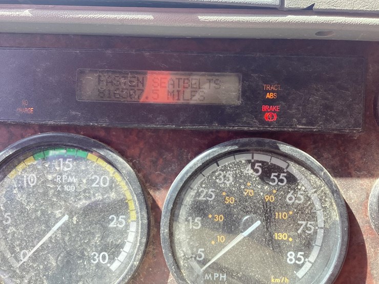 2006-freightliner-cst-120-tender-truck-image-43