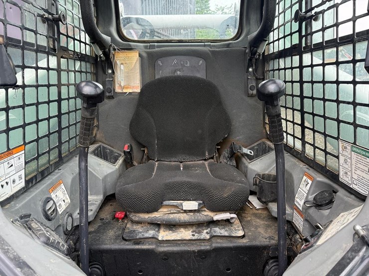 2023-bobcat-t770-image-19