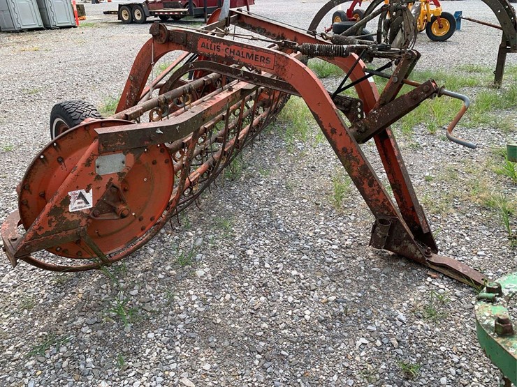 allis-chalmers-side-delivery-hay-rake-image-1