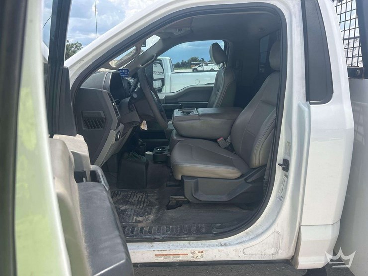2017-ford-f550-image-12