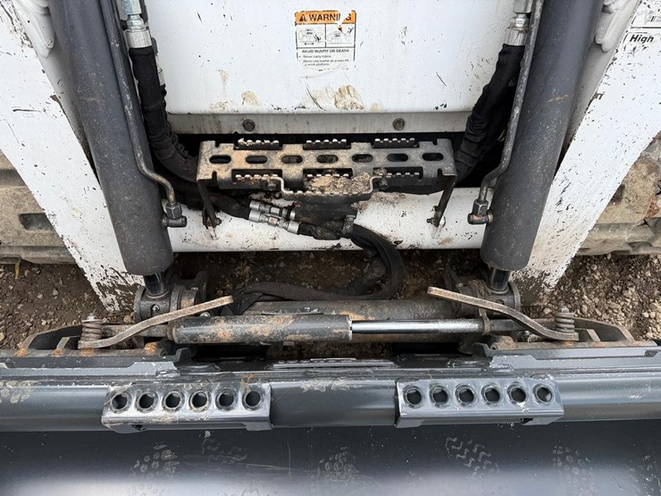 2020-bobcat-t770-image-10