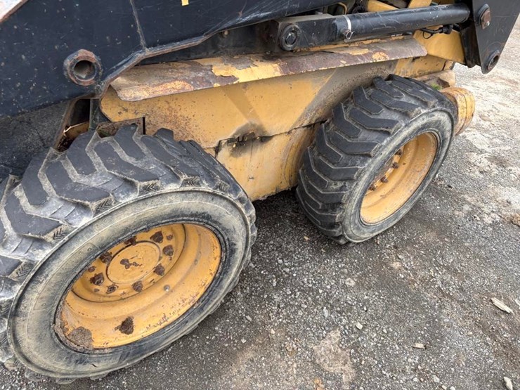 new-holland-lx665-image-7