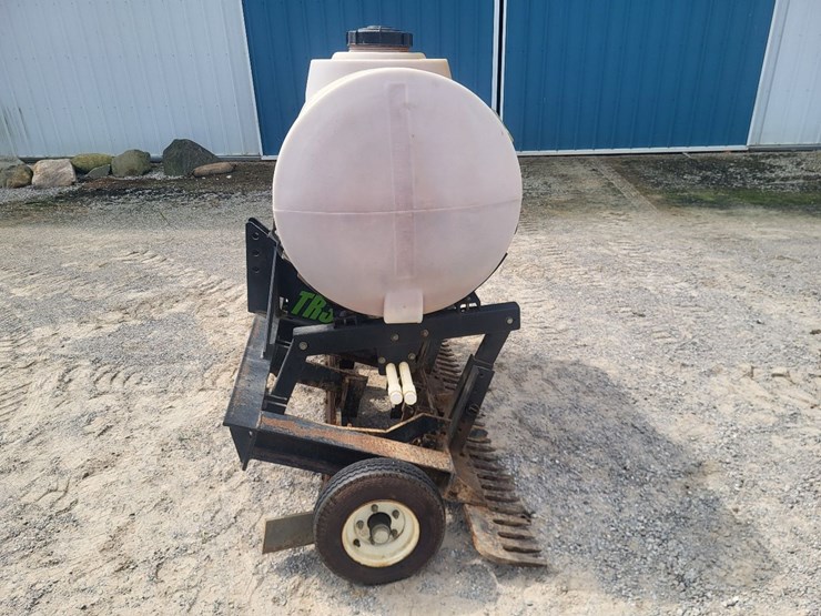 tr3-rake-arena-drag-w/poly-tank-image-22