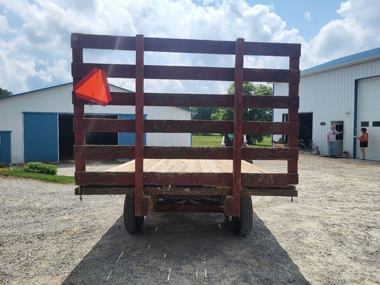 hay-wagon-w/running-gear-image-4