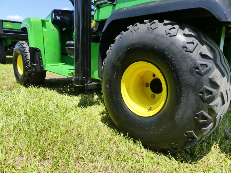 john-deere-gator-image-5