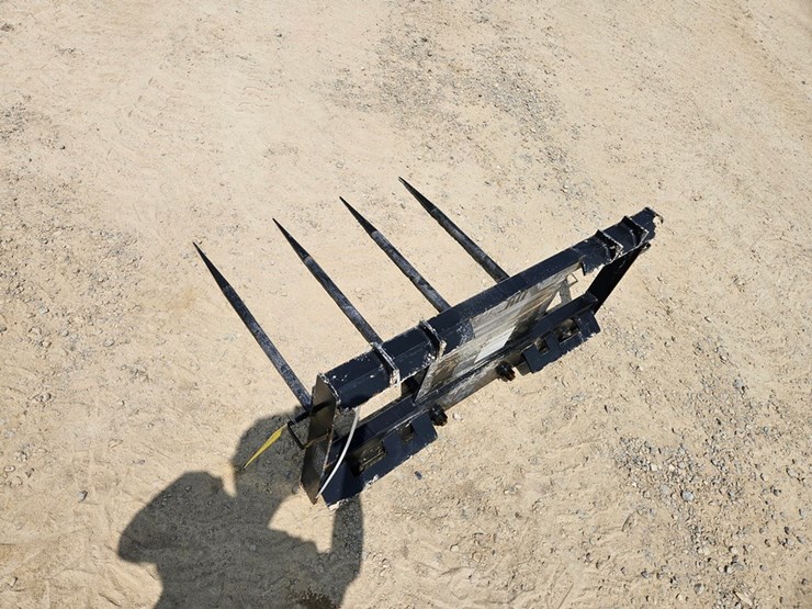 #6902-•-new-land-honor-4-spear-bale-mover-image-3