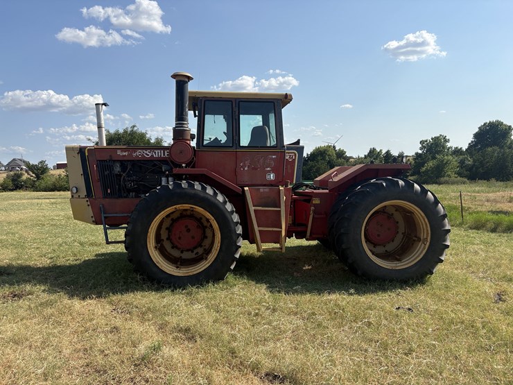 1981-versatile-835-image-1
