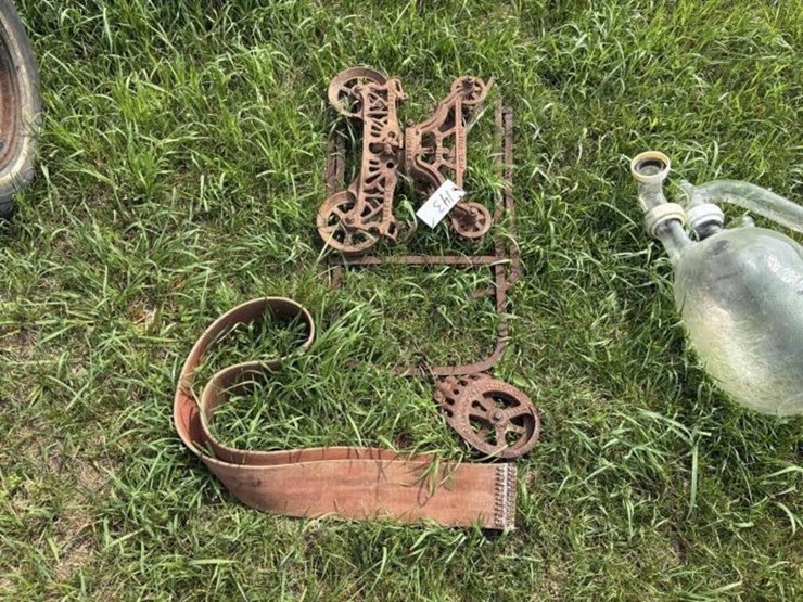 hay-trolley-&-harpoon-fork,-drive-belt-image-1