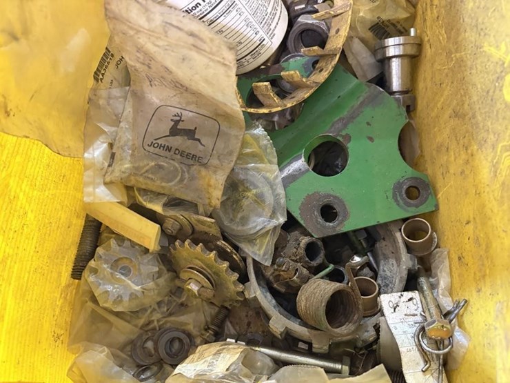 john-deere-planter-parts---assortment-image-5