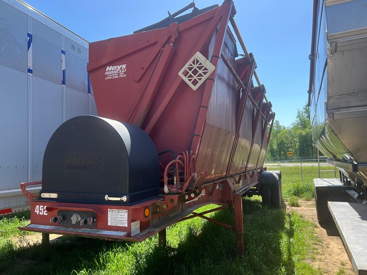 hays-lti-side-dump-bulk-hauler-image-1
