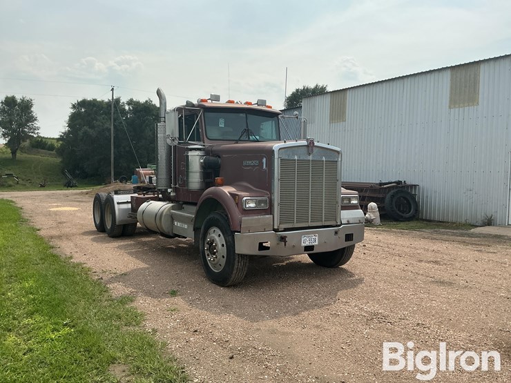 1989-kenworth-w900-image-3