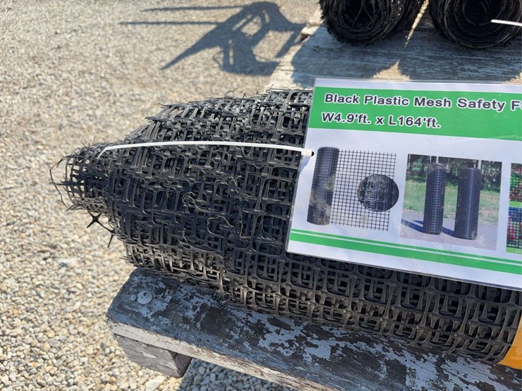 black-plastic-mesh-safety-fencing-roll-image-2