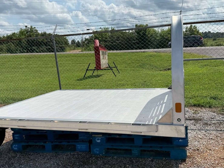 2023-cm-8'-aluminum-flatbed-alrs-02845642-image-10