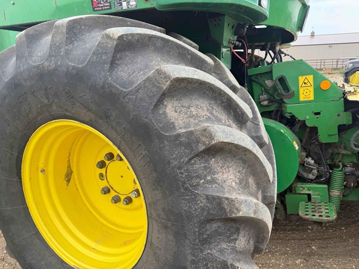 2005-john-deere-7400-image-22