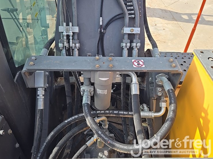 2019-volvo-ec300el-image-48