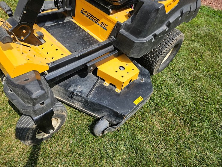 #6878-•-cub-cadet-z-force-sz-zero-turn-mower-image-11