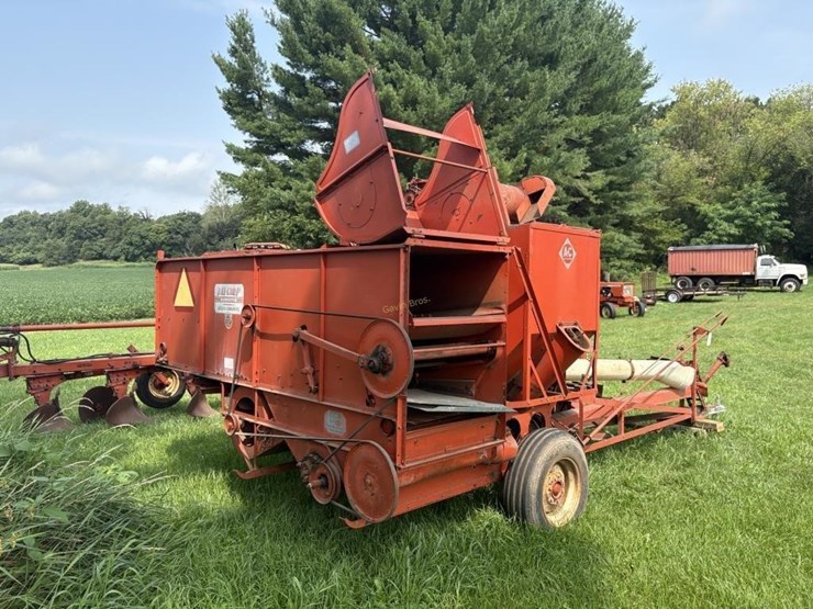 allis-chalmers-model-72-all-crop-harvestor-image-10