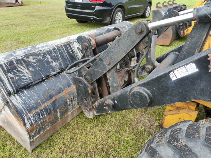 caterpillar-420d-image-11