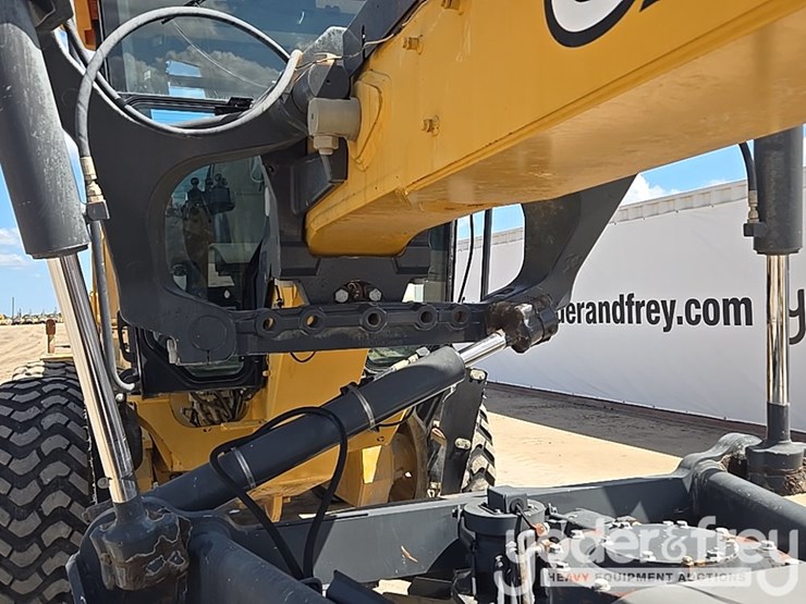 2012-deere-670gp-image-26