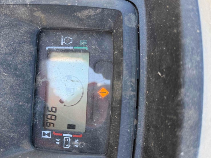 john-deere-x380-image-9