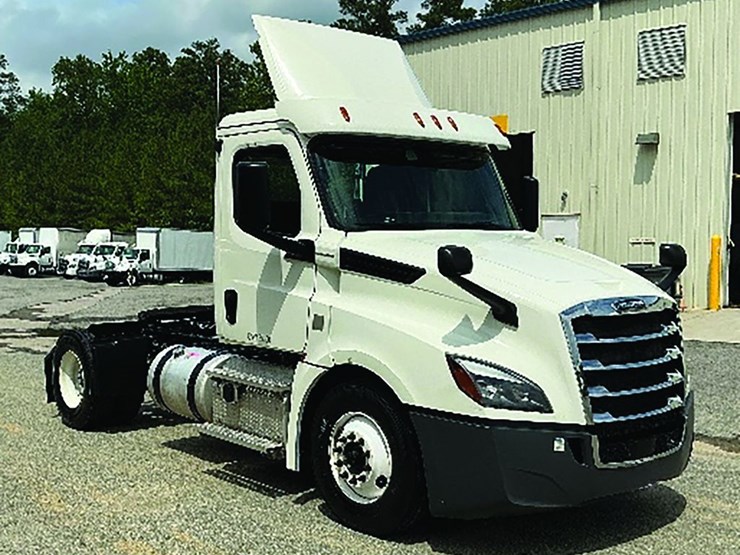 2019-freightliner-cascadia-126-image-1