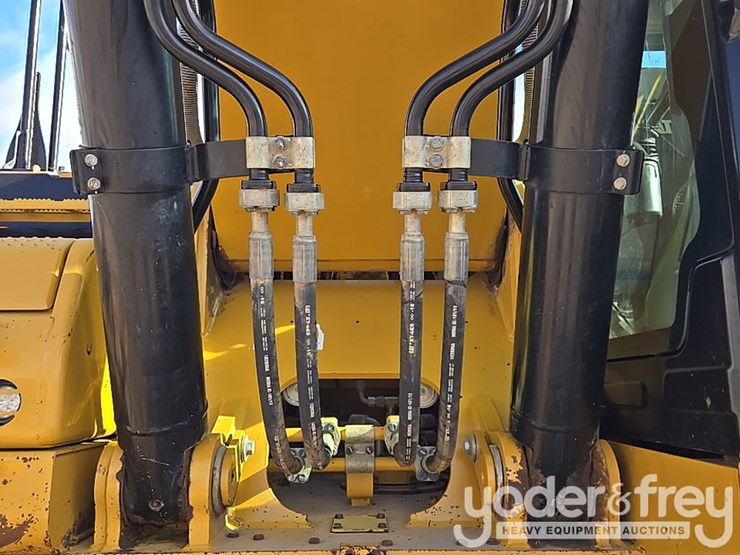 2019-caterpillar-336-image-27