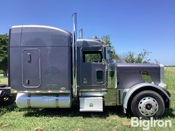 2006-peterbilt-379-image-12