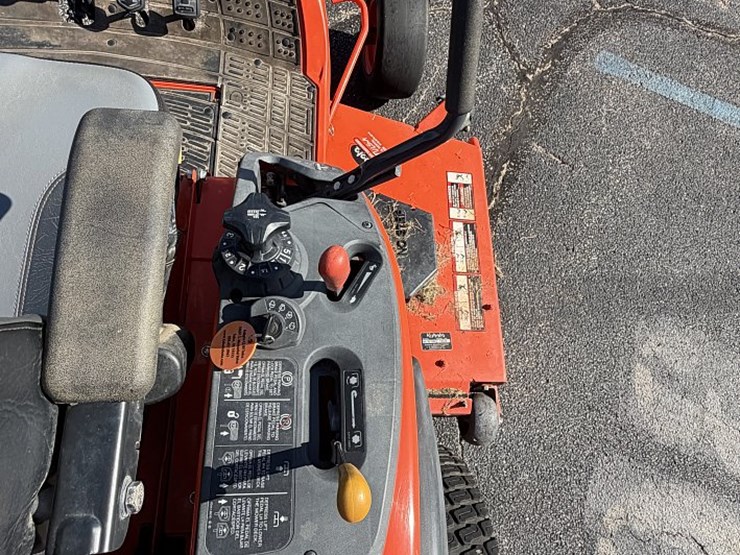 2017-kubota-zd1211-image-21