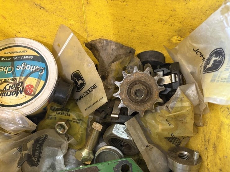 john-deere-planter-parts---assortment-image-4