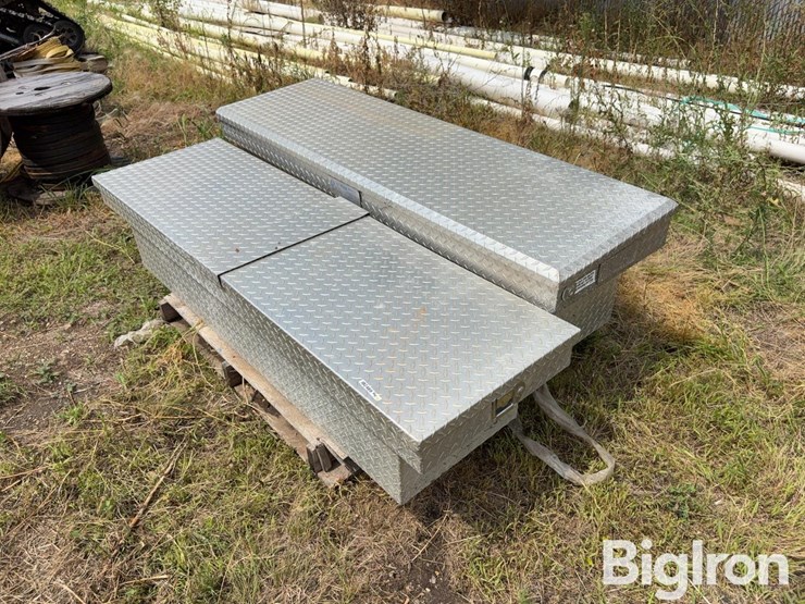 adrian-steel-aluminum-diamond-tread-toolboxes-image-18