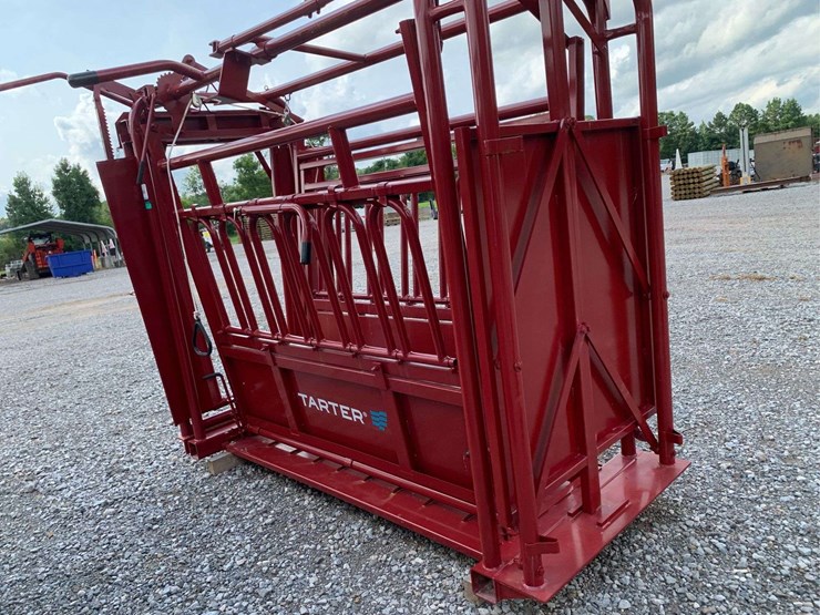tarter-cattle-master-squeeze-chute-image-11