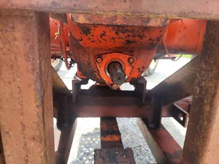 allis-chalmers-d14-tractor-image-23