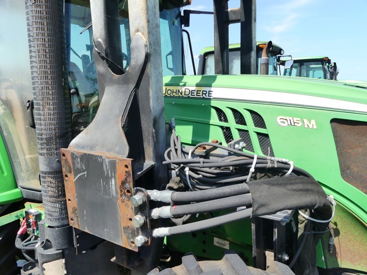 2015-john-deere-6115m-image-12