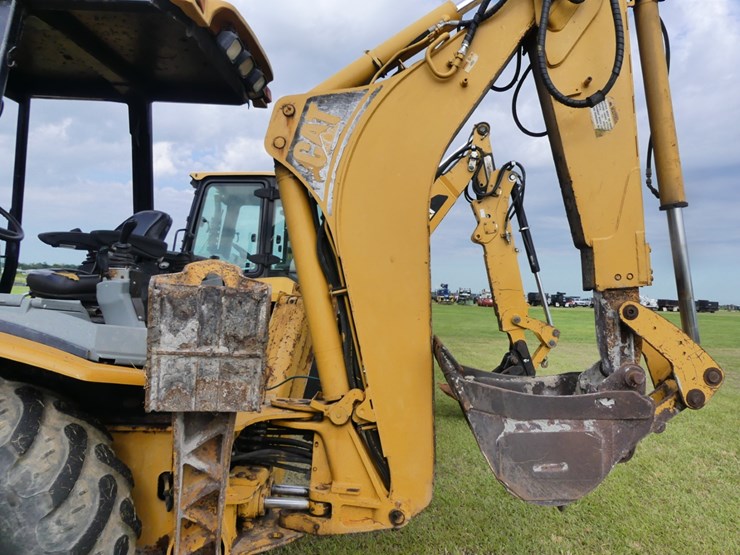 caterpillar-420d-image-15