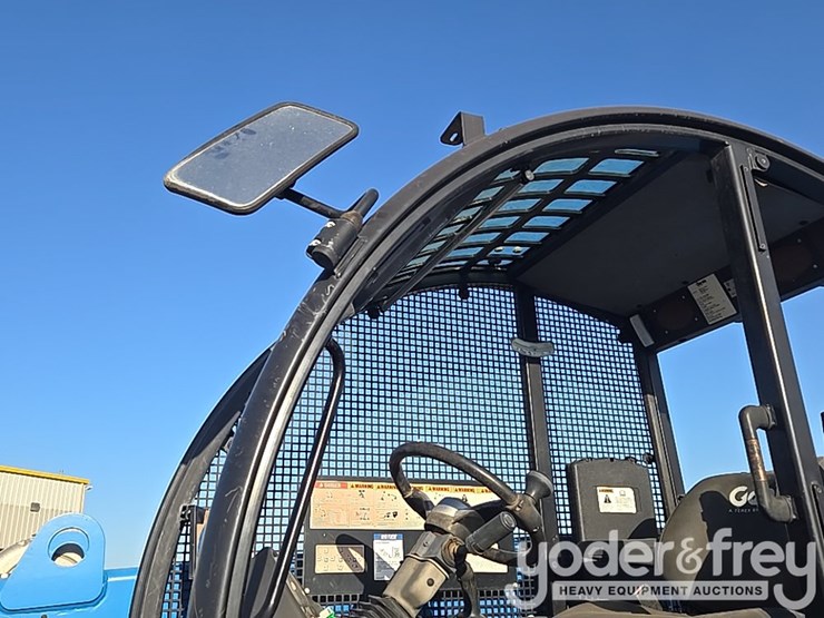 2019-genie-gth1544-image-46