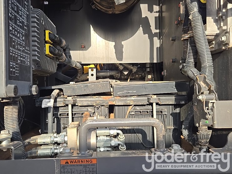 2020-volvo-ec300el-image-32