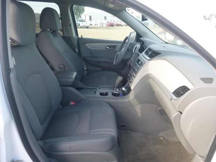 2015-chevrolet-traverse-image-18