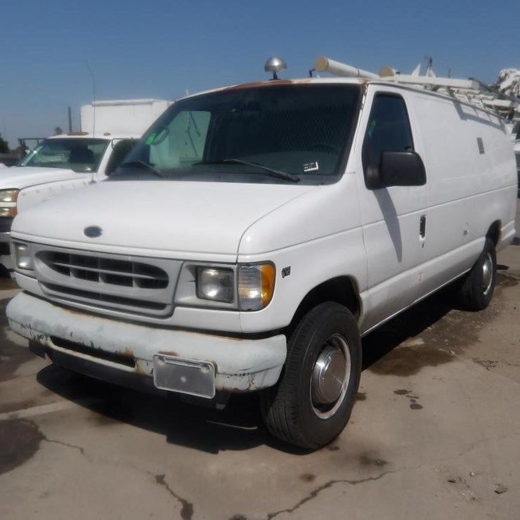 2002 FORD E350