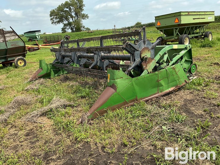 john-deere-216f-image-1