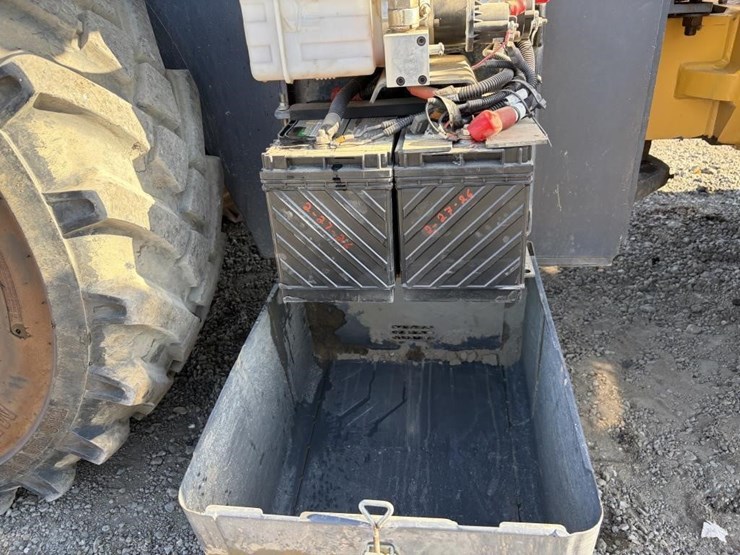 2021-xcmg-cv83pdu-vibratory-roller-image-18