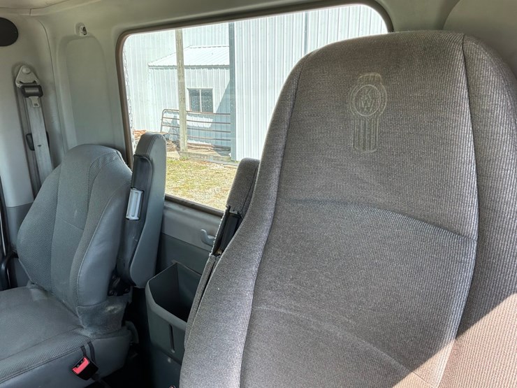 2018-kenworth-t680-image-66
