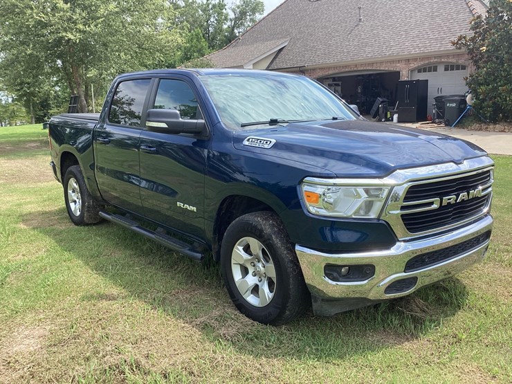 2021-dodge-1500-image-3