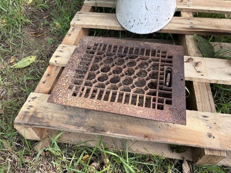 cast-iron-floor-grate-image-2