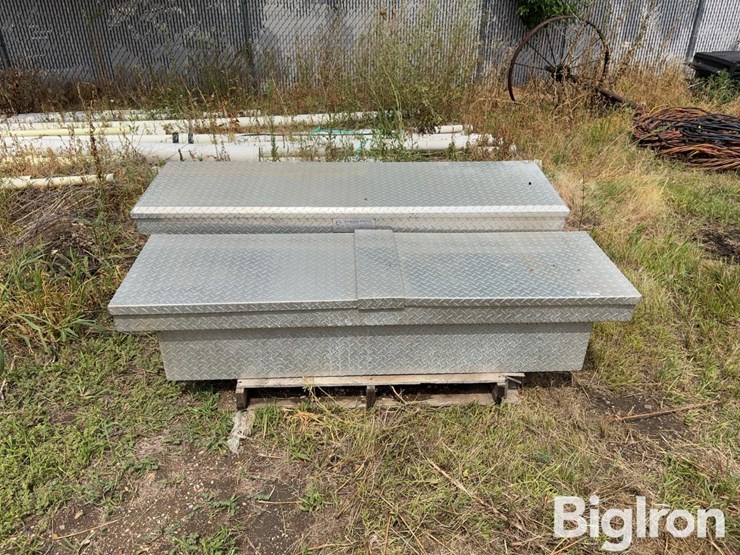adrian-steel-aluminum-diamond-tread-toolboxes-image-2