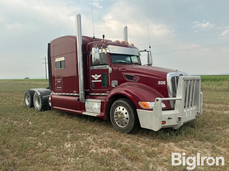 2011-peterbilt-386-image-3