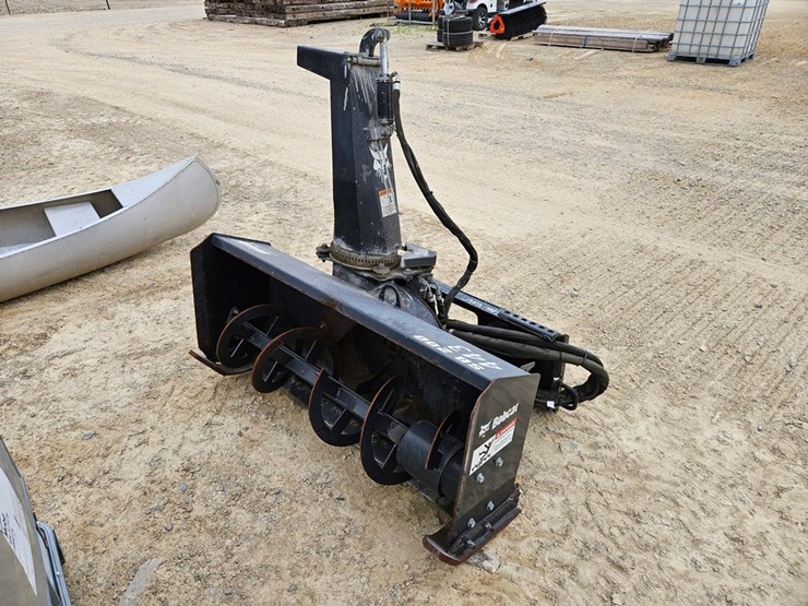 #6880-•-bobcat-sb-200-snow-blower-image-1