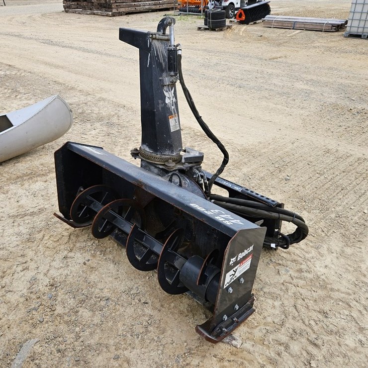 #6880 • Bobcat SB 200 Snow Blower